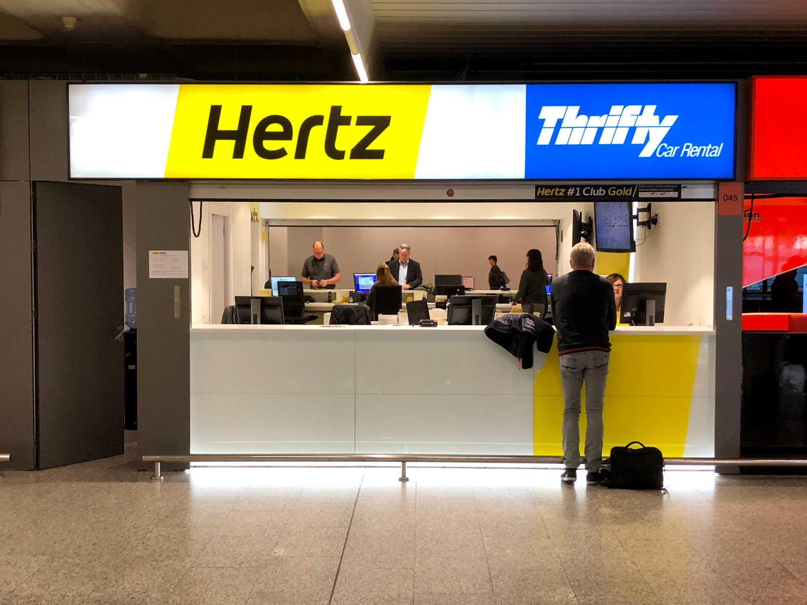 hertz los angeles airport number